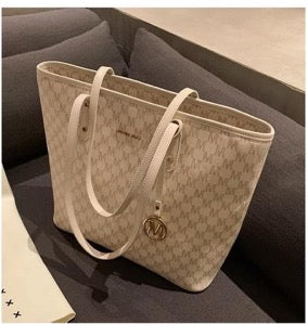 22 Beige